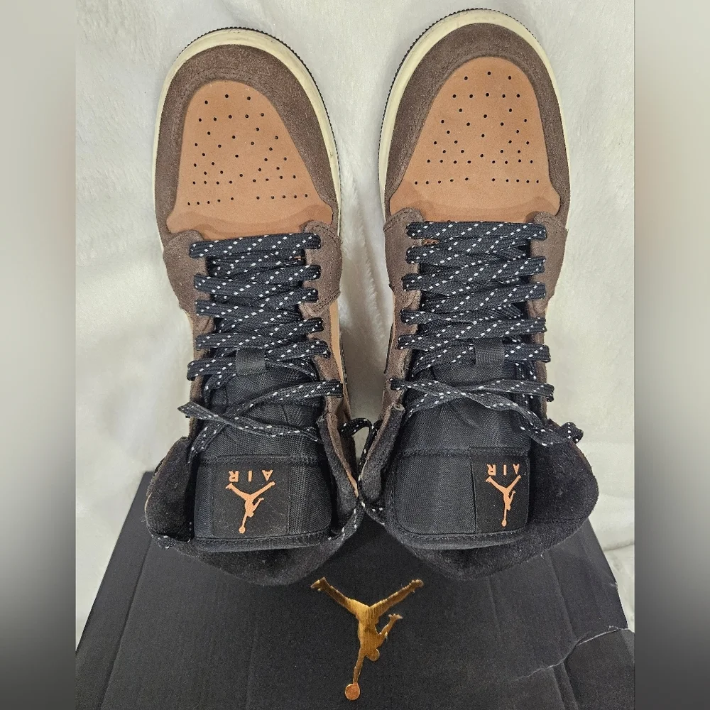 Nike Men's Air Jordan 1 Mid SE Brown Leather Shoe Size w/COA - Size 8 | Euro 41 - Picture 3 of 8